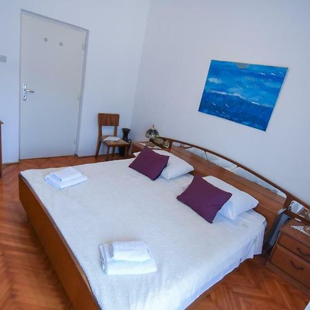 F-Holiday Apartment Zára Kültér fotó
