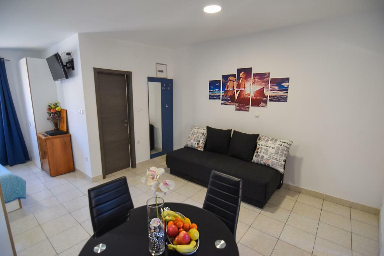 F-Holiday Apartment Zára Kültér fotó