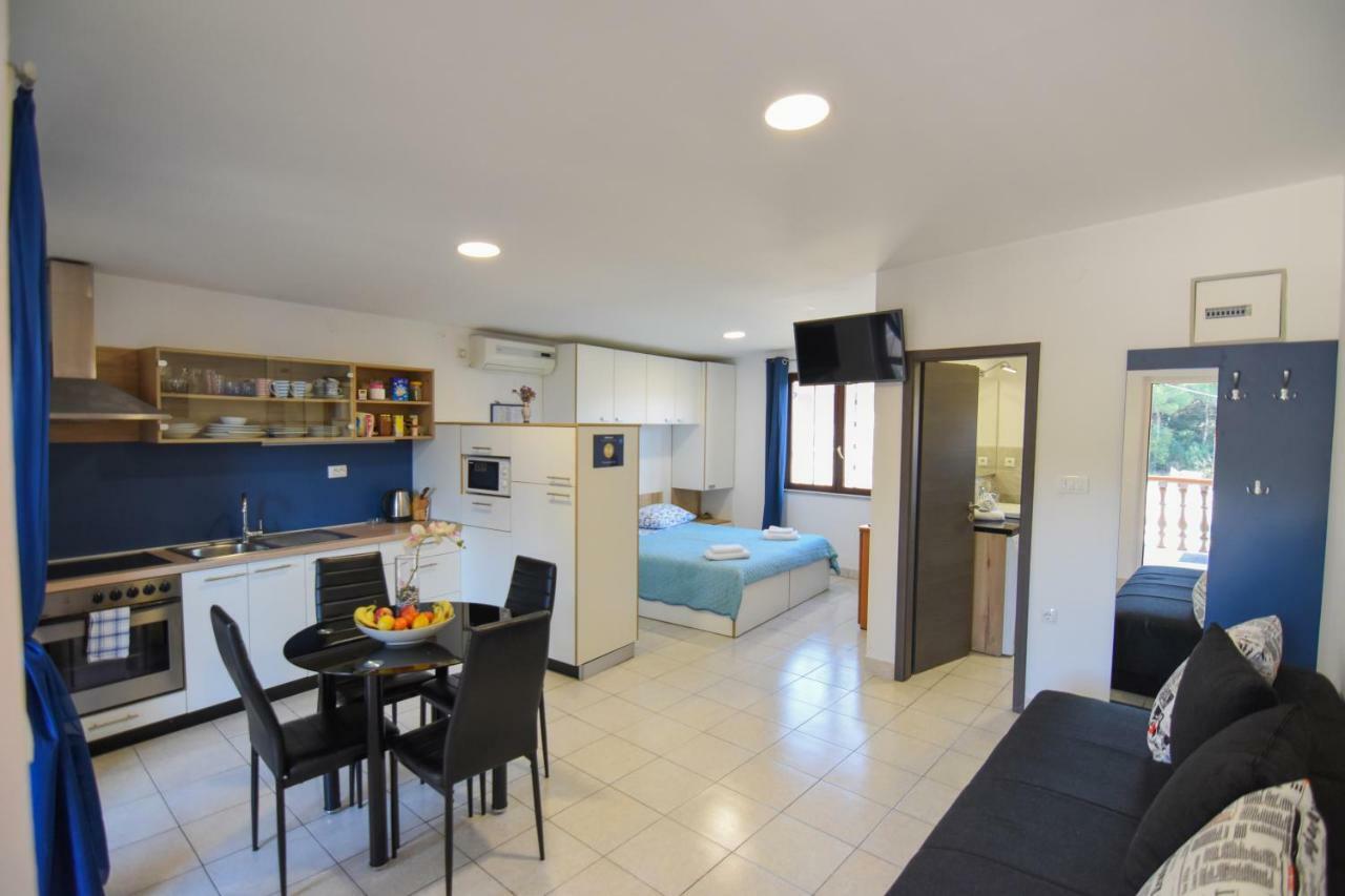 F-Holiday Apartment Zára Kültér fotó