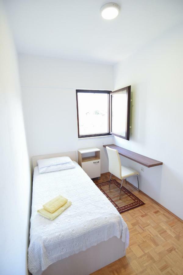 F-Holiday Apartment Zára Kültér fotó